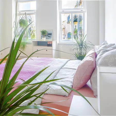 Bis 6 Personen - 5 Min Zur Elbe, Helle Geräumige 2-raum-whg, Neustadt, Lage * Dresden