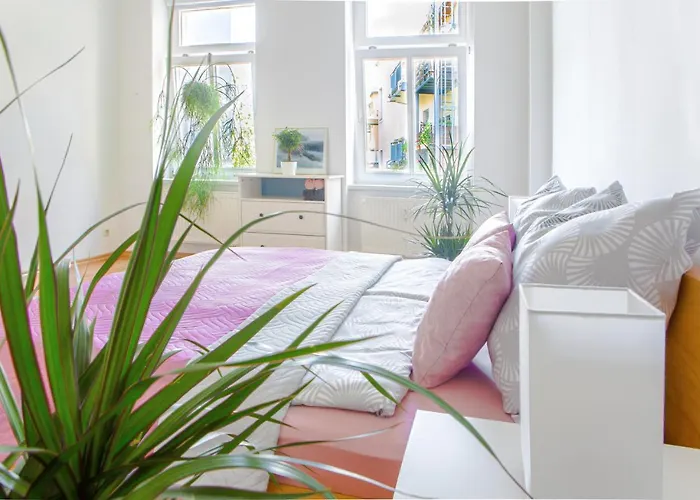 Bis 6 Personen - 5 Min Zur Elbe, Helle Geraeumige 2-raum-whg, Neustadt, Lage * Dresden