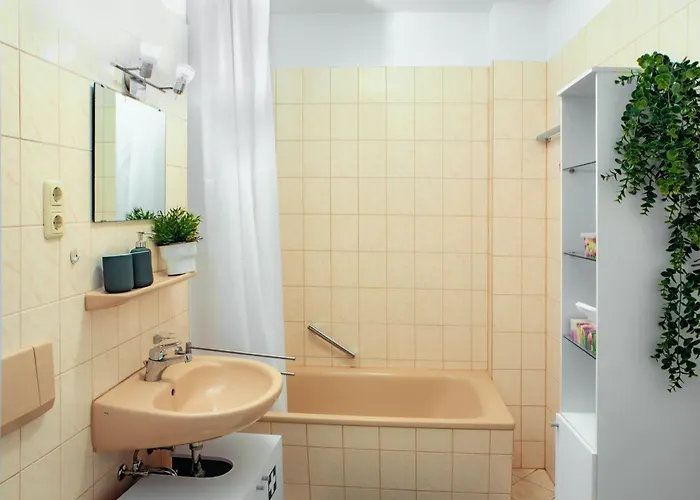 Bis 6 Personen - 5 Min Zur Elbe, Helle Geraeumige 2-raum-whg, Neustadt, Lage * Dresden