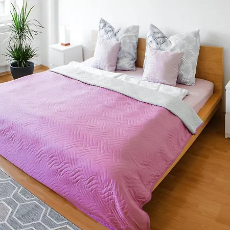 Appartement Bis 6 Personen - 5 Min Zur Elbe, Helle Geraeumige 2-raum-whg, Neustadt, Lage