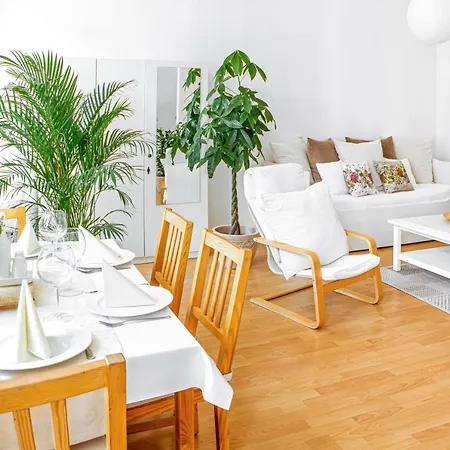 5 Min Zur Elbe, Helle Geraeumige 2-raum-whg, Neustadt, Lage Apartmán